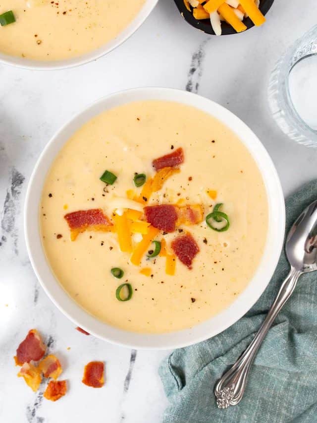 Keto Cauliflower and Vegetable Soup