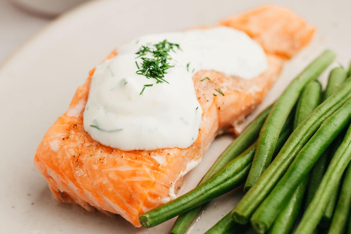 Wetaxi Baked Salmon with Lemon-Dill Sauce