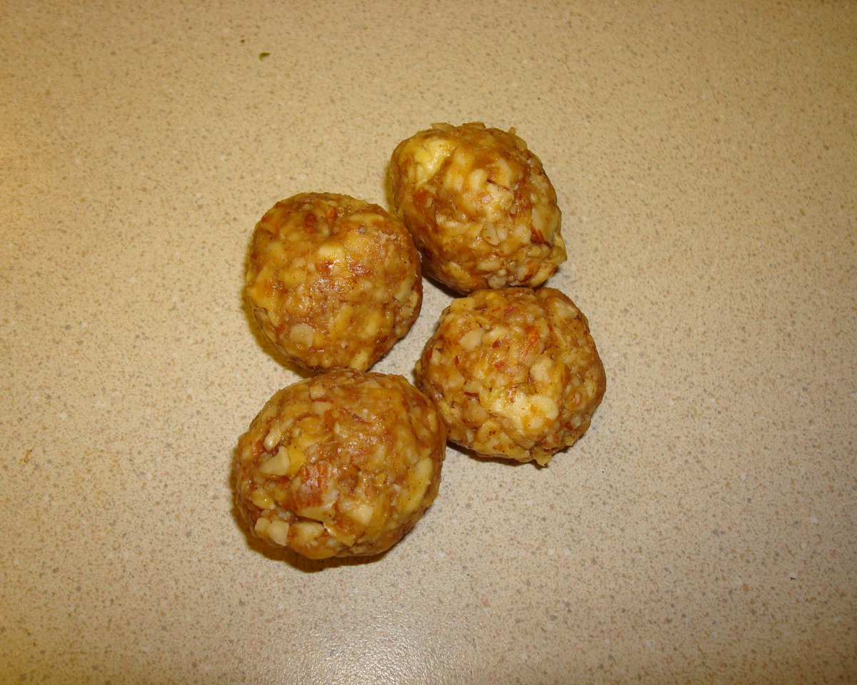 Apple-Cinnamon Protein Bites