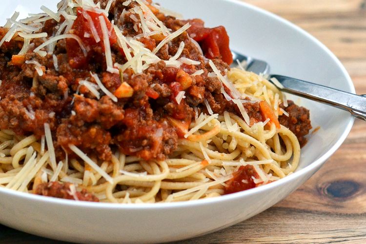 Spaghetti Bolognese with Parmesan Crust