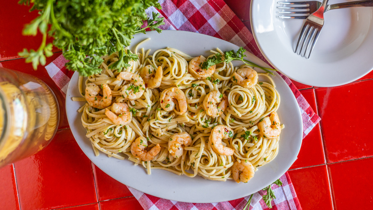 Martinez Garlic Shrimp Pasta