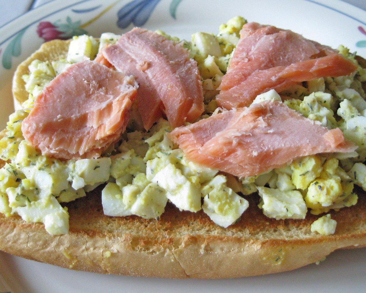 Terrace-Style Smoked Salmon Tartines with Dill Crème