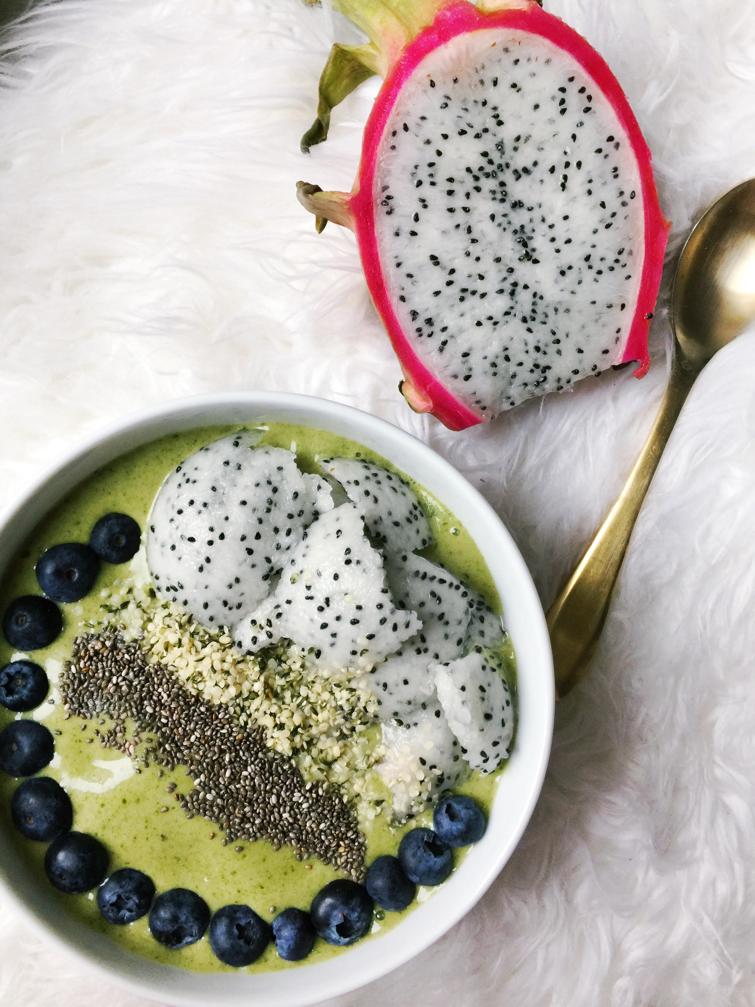 Viral Matcha Green Tea Smoothie Bowl