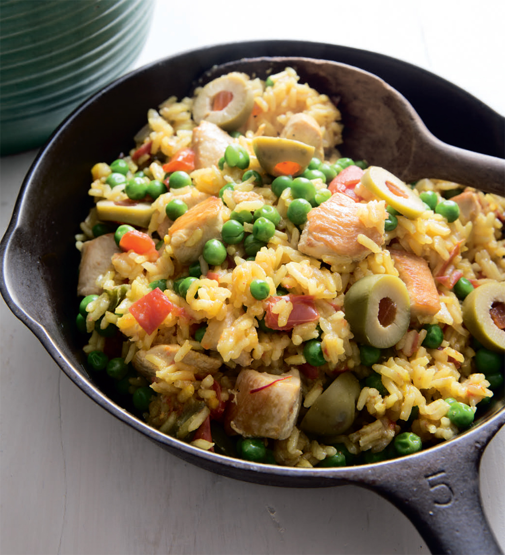 Arroz con Pollo con Guineo Frito
