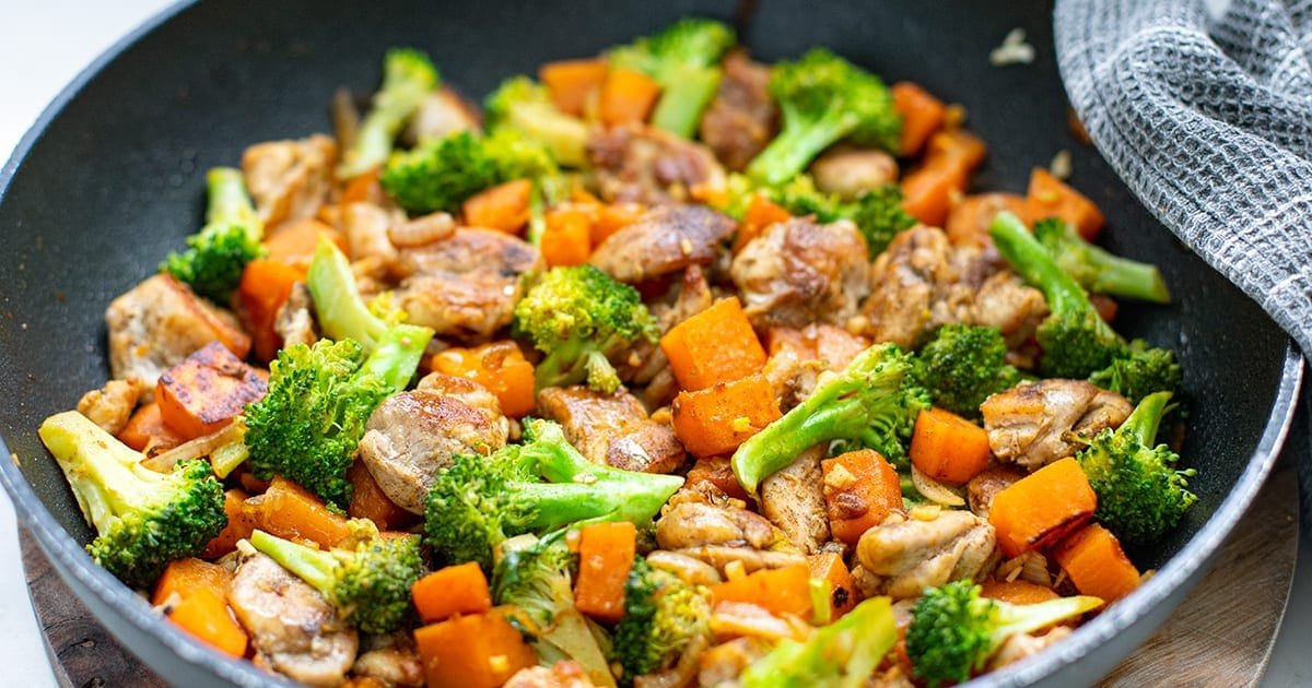 Free-Streaming One-Pan Chicken & Veggies