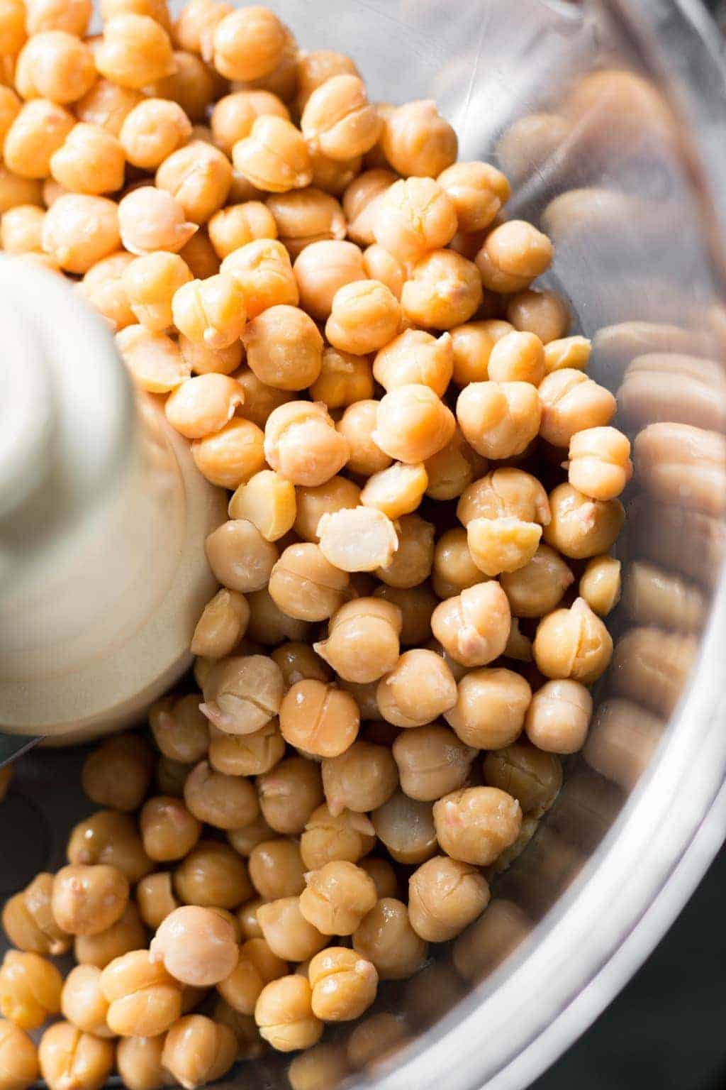 Authentic Classic Hummus with Lemon and Garlic