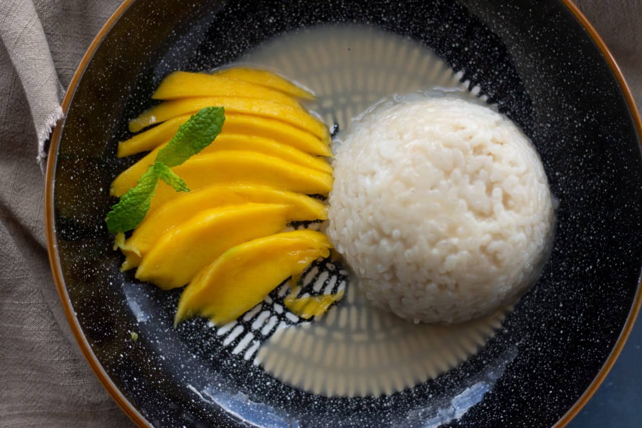 Best Mango Sticky Rice with Coconut