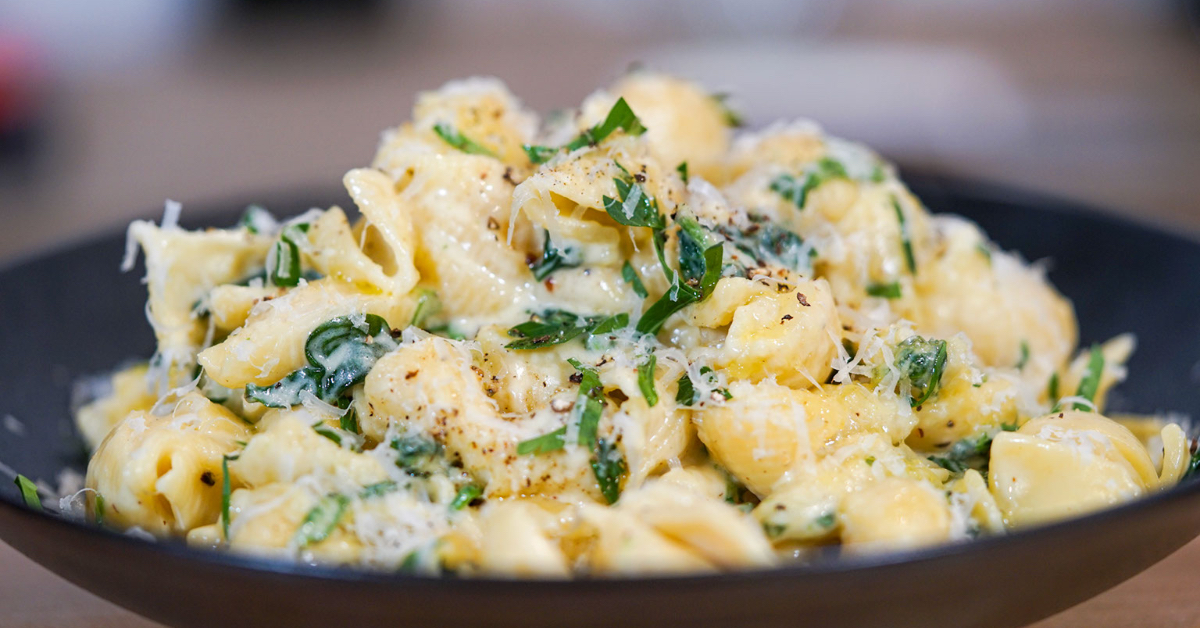 Pasta Stars with Creamy Garlic Sauce
