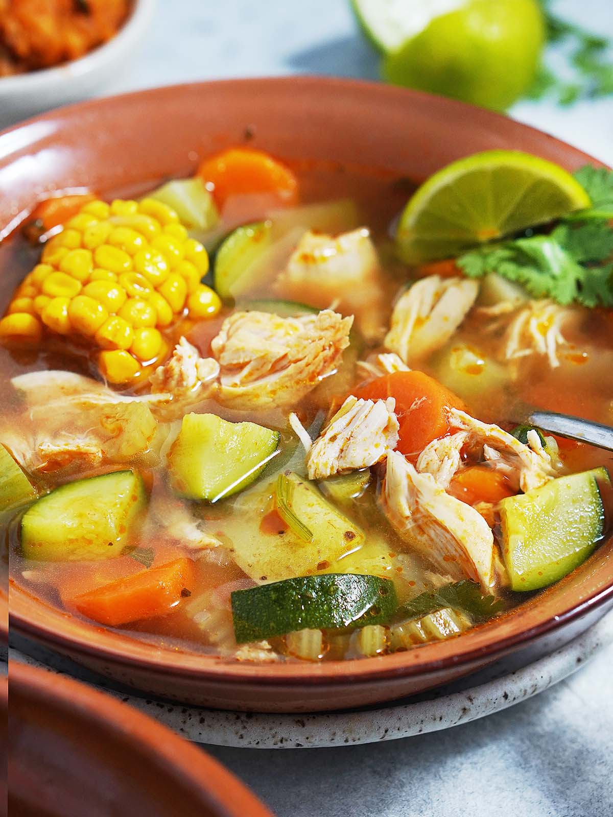 Sopa de Patacones con Caldo de Pollo