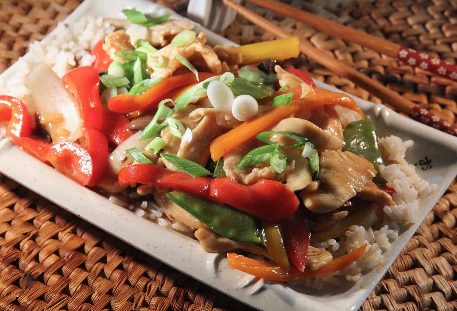 Zinc-Rich Ginger Chicken Stir-Fry with Bell Peppers