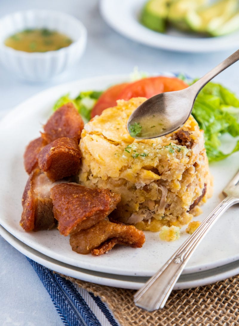 Mofongo de Plátano con Pollo Asado