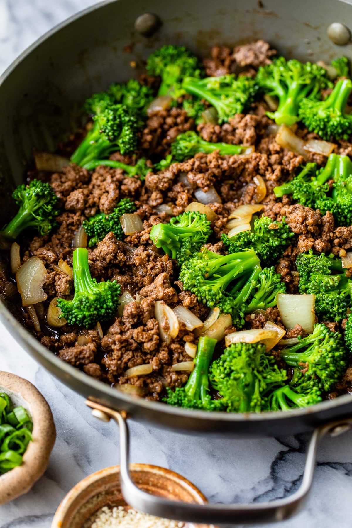 Keto Garlic-Ginger Beef & Broccoli Stir-fry