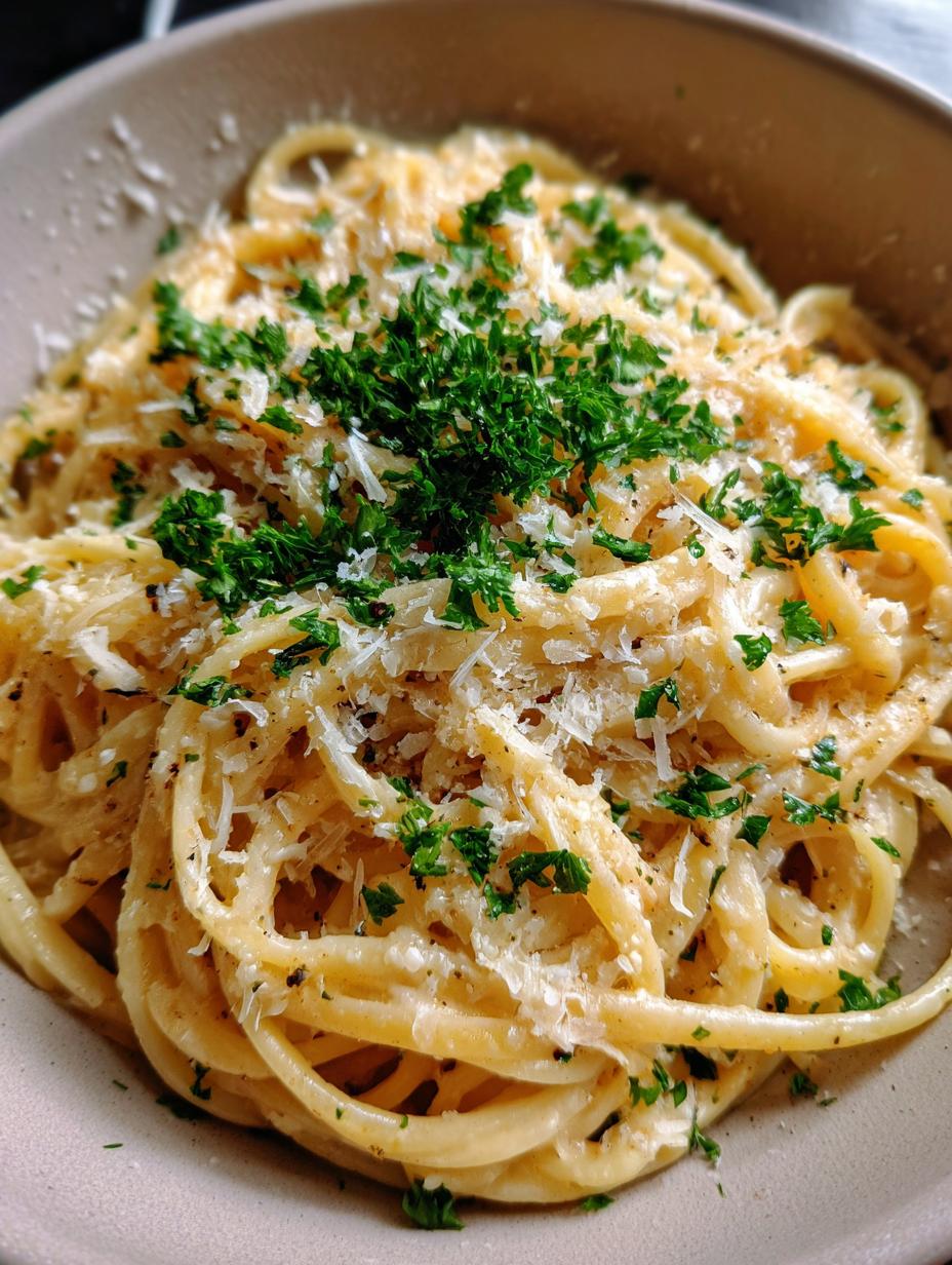 Stirring to Perfection: Creamy Garlic Parmesan Pasta
