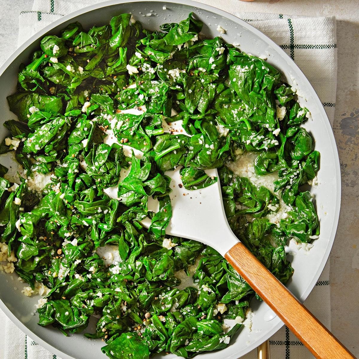 Spinach-Almond Sauté with Smoked Paprika