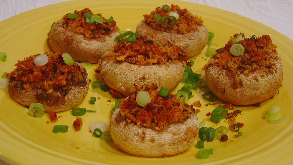 Creamy Avocado and Cheddar Stuffed Mushrooms