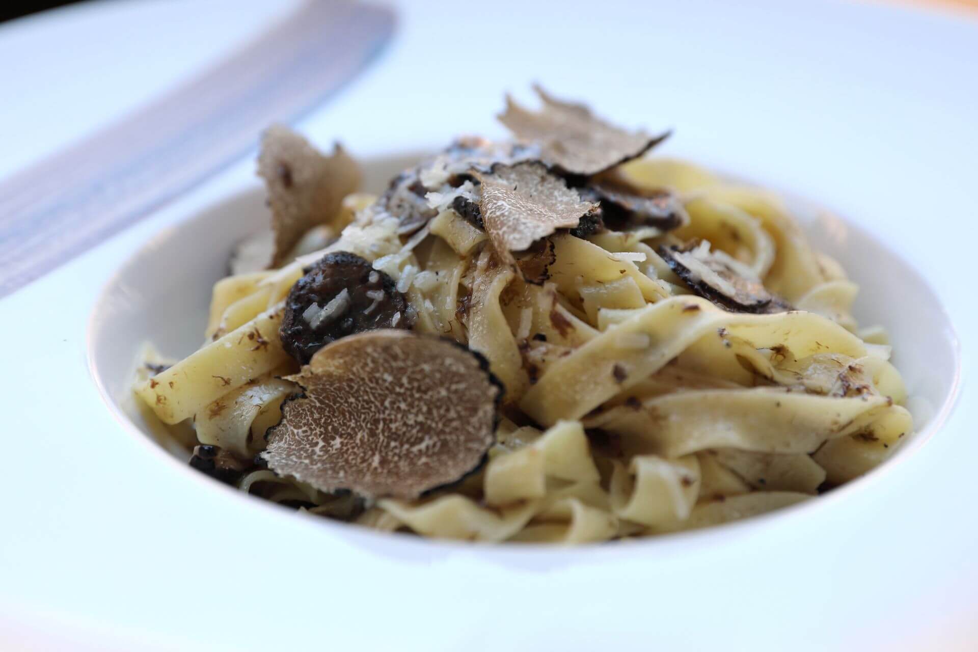 Best Pasta Al Dente: Truffle Mushroom Linguine