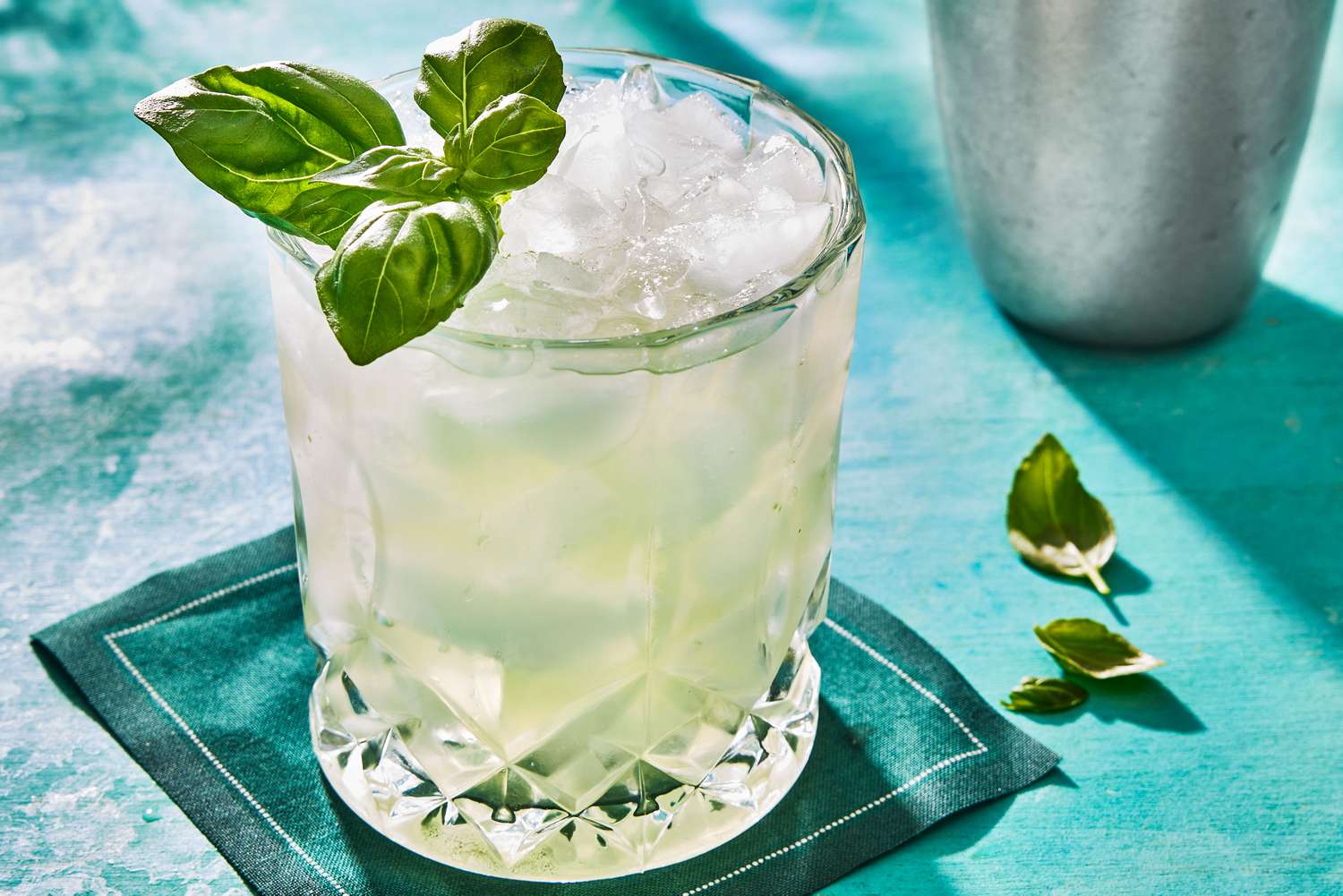 Blackwoods Gin Basil Smash