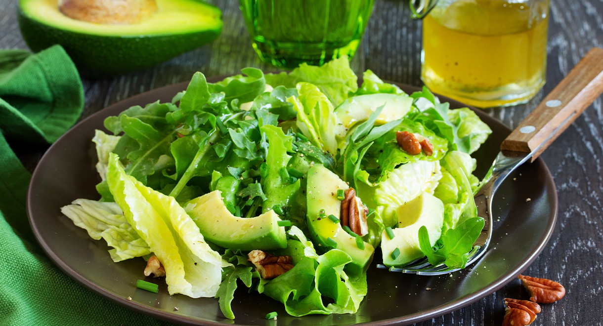 Migraine-Relief Green Salad with Avocado & Almonds