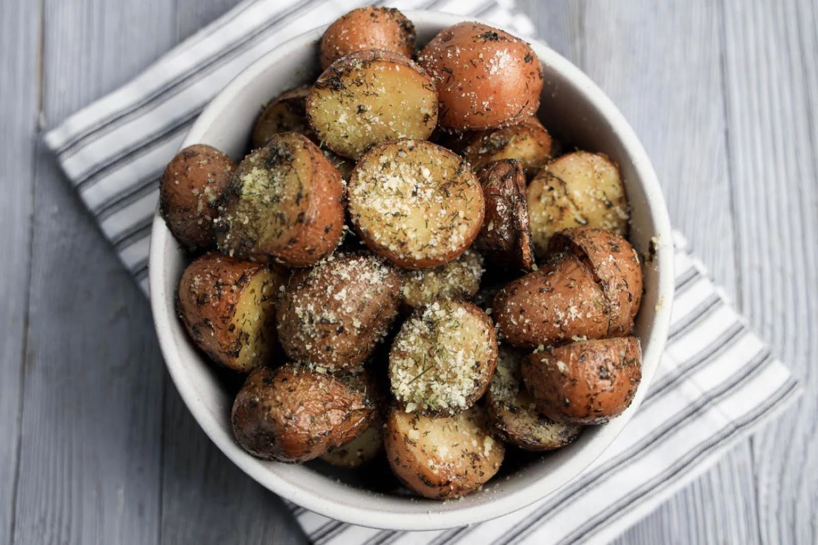 Ring of Potatoes with Herb Crust