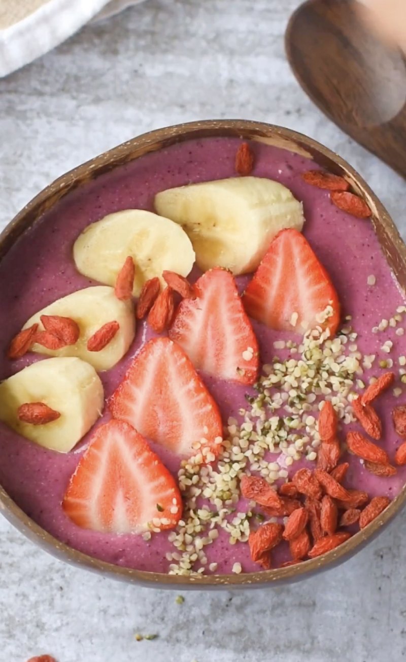 Battery Boost Breakfast Smoothie Bowl