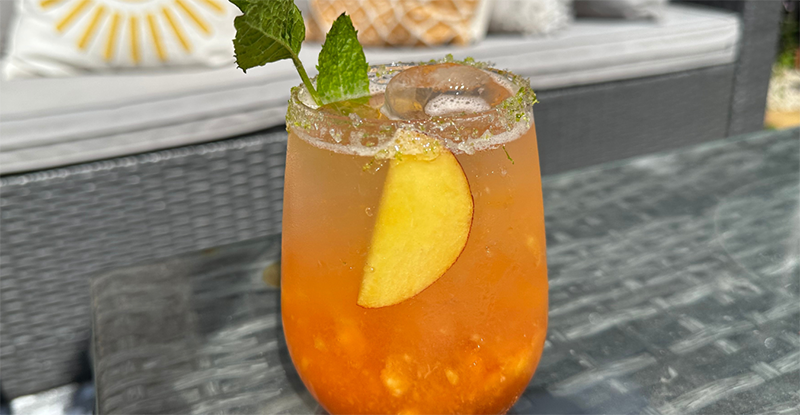 Aperol Peach Fizz
