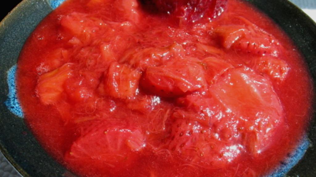 Rhubarb and Strawberry Compote with Yogurt