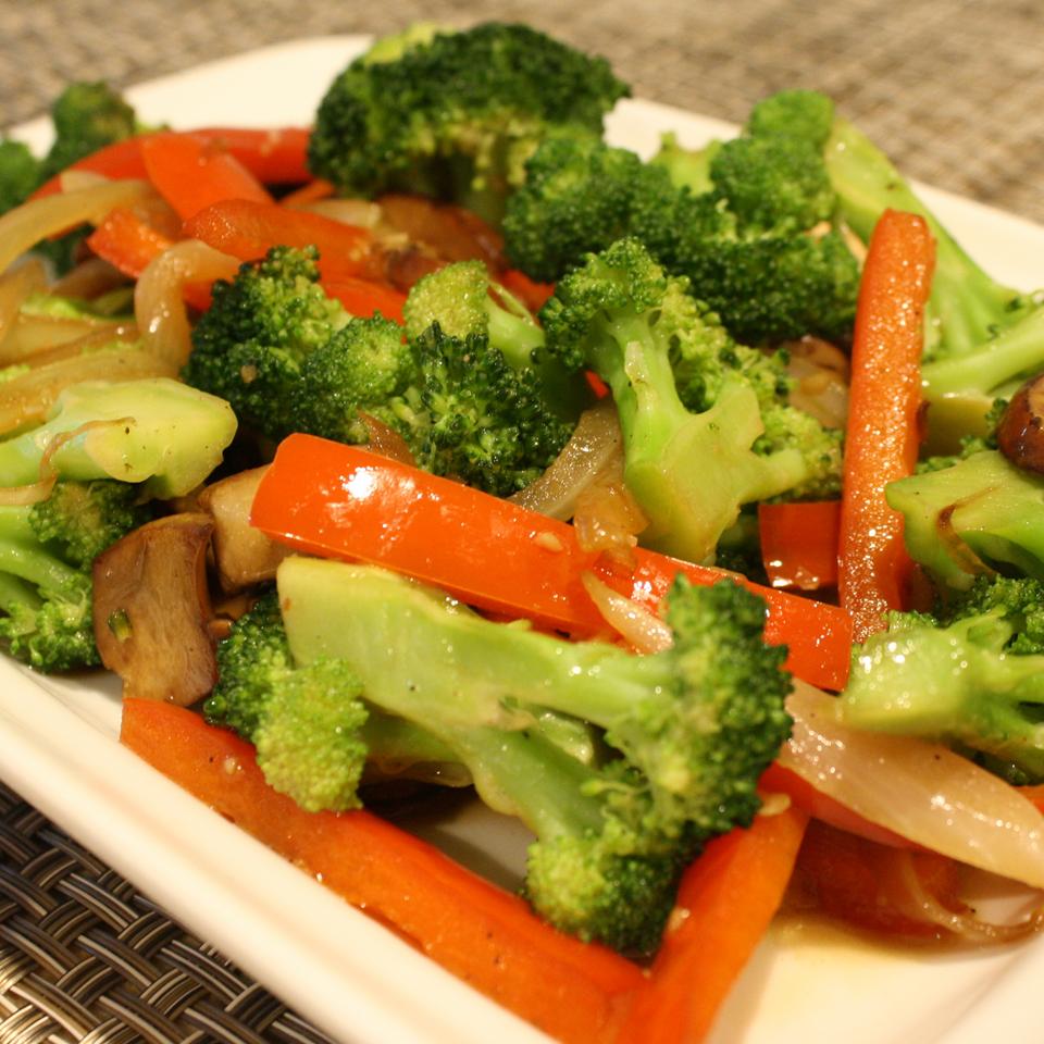 Best Vegetable Stir-Fry with Ginger and Sesame