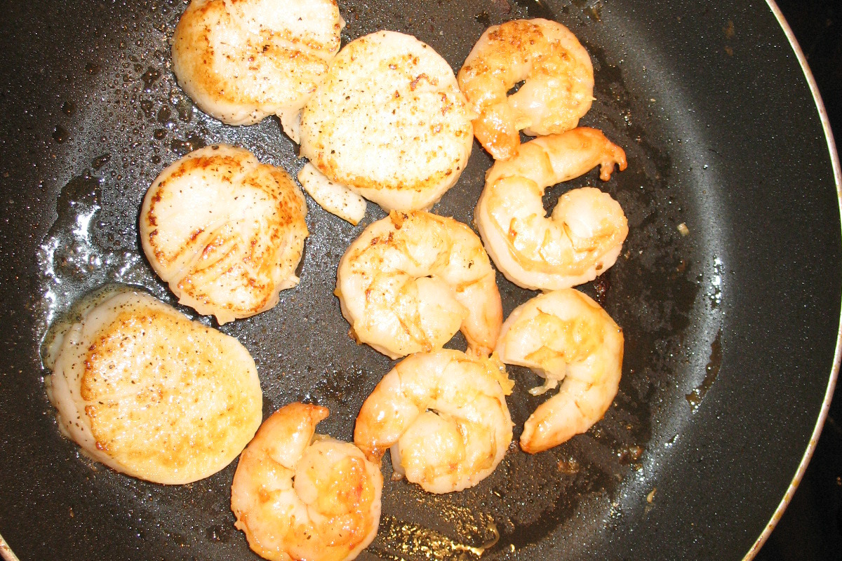 Pan-Seared Scallops with Ginger and Lime