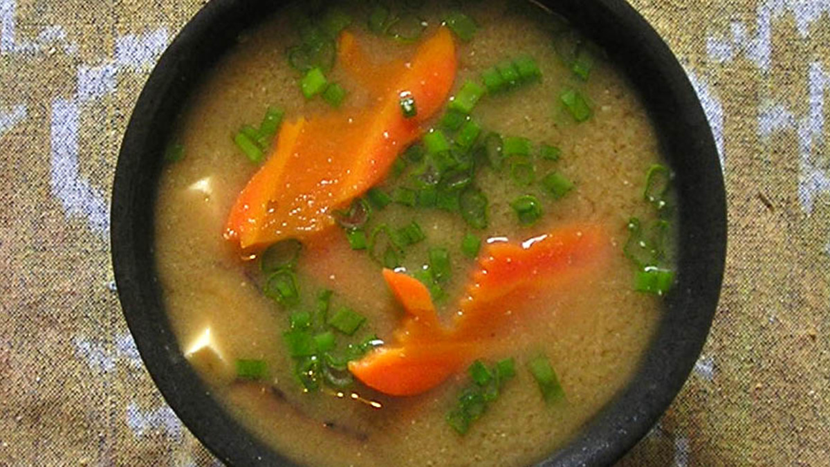 Authentic Kyoto-Style Miso Soup with Shiitake