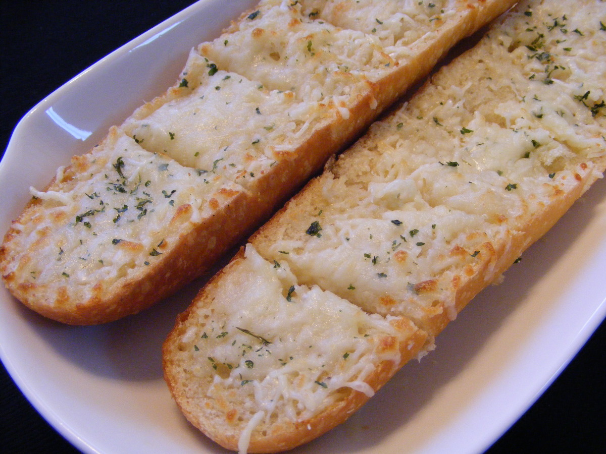 Half-Baked Garlic Paneer Bread
