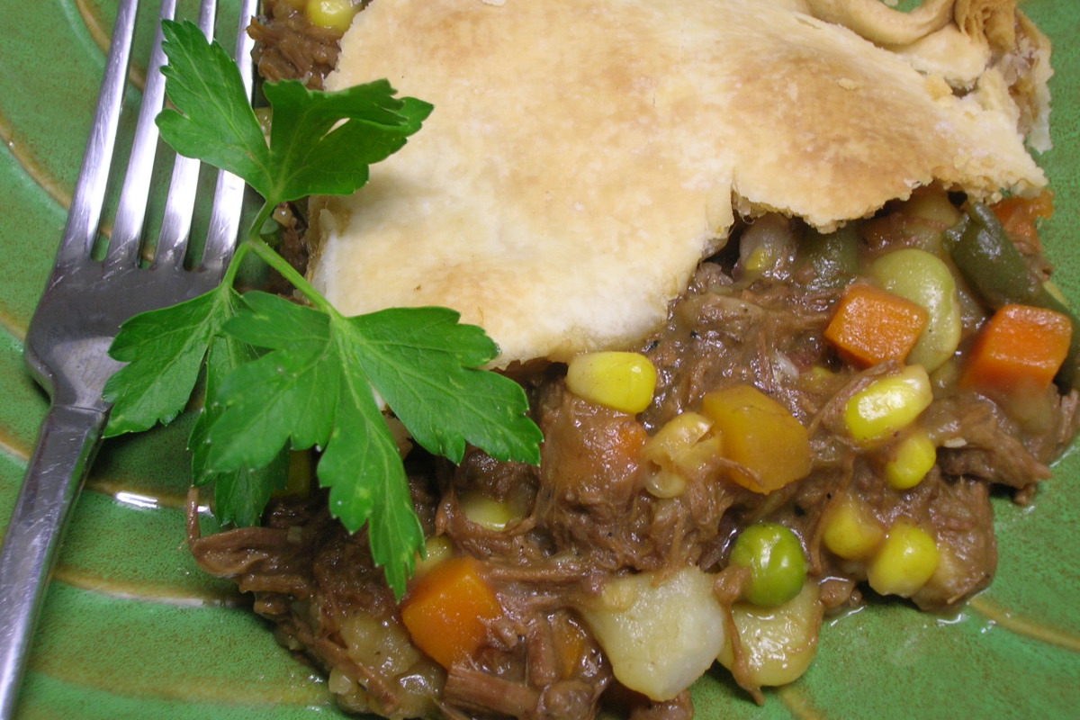 Estate-Style Beef and Vegetable Pot Pie