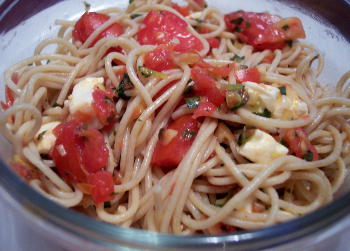 Tomato-Basil Pasta with Garlic Butter