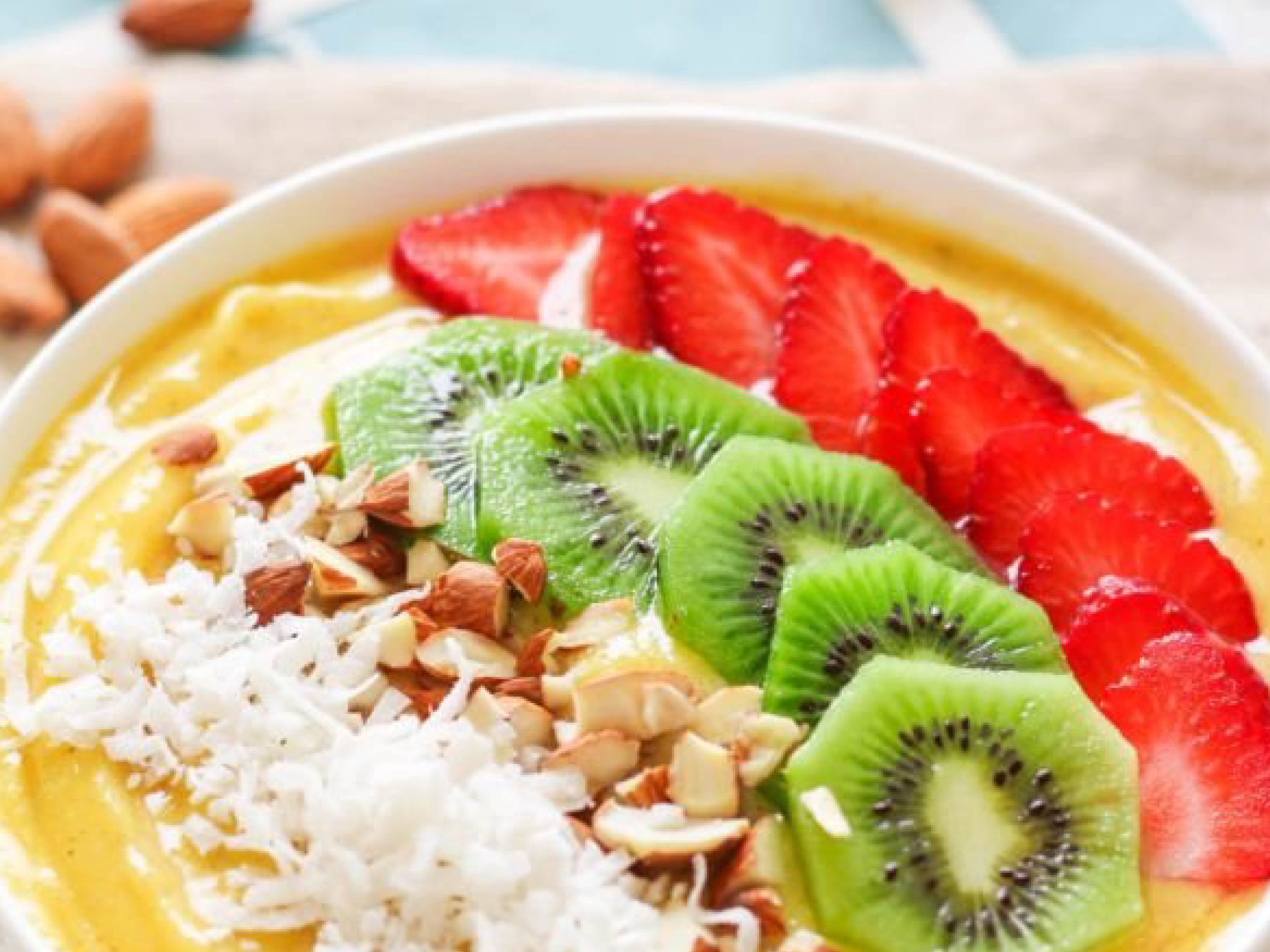 Low-Inflammation Smoothie Bowl with Antioxidants