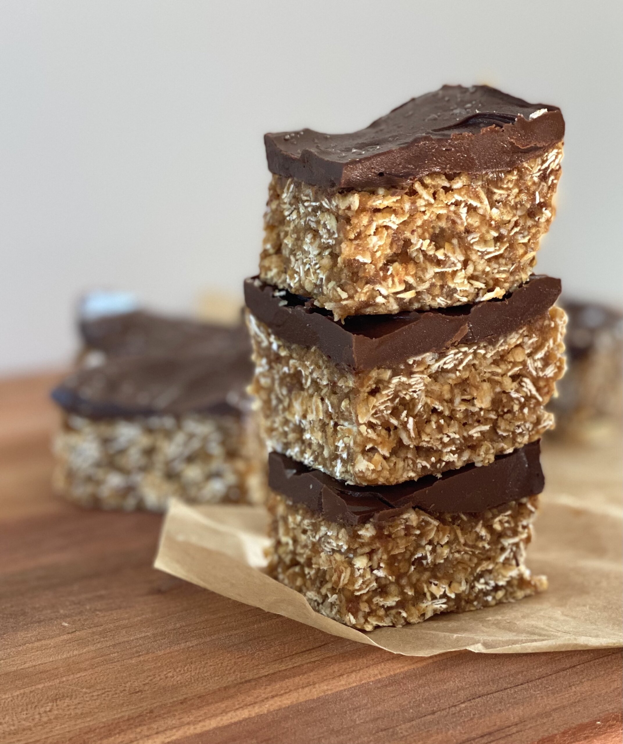No-Bake Peanut Butter Oat Bars with Chocolate Drizzle