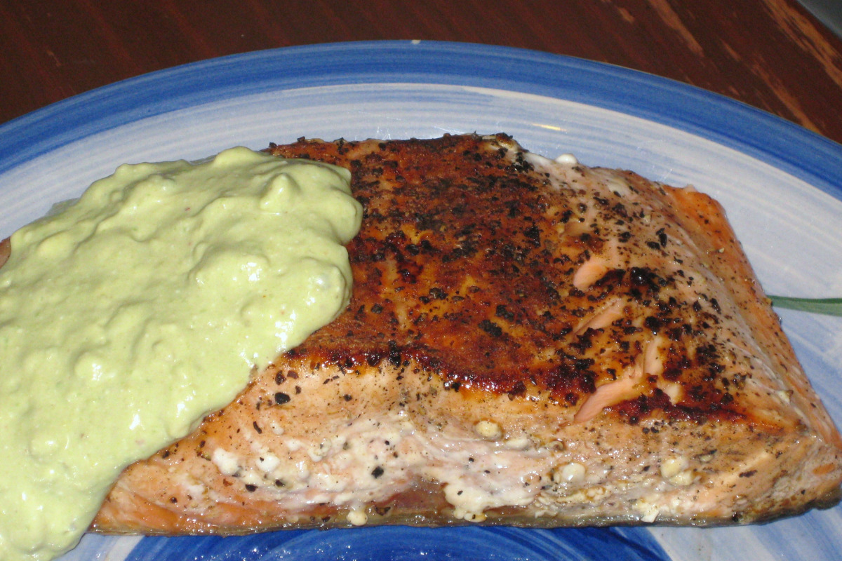 Salmon with Avocado Asparagus