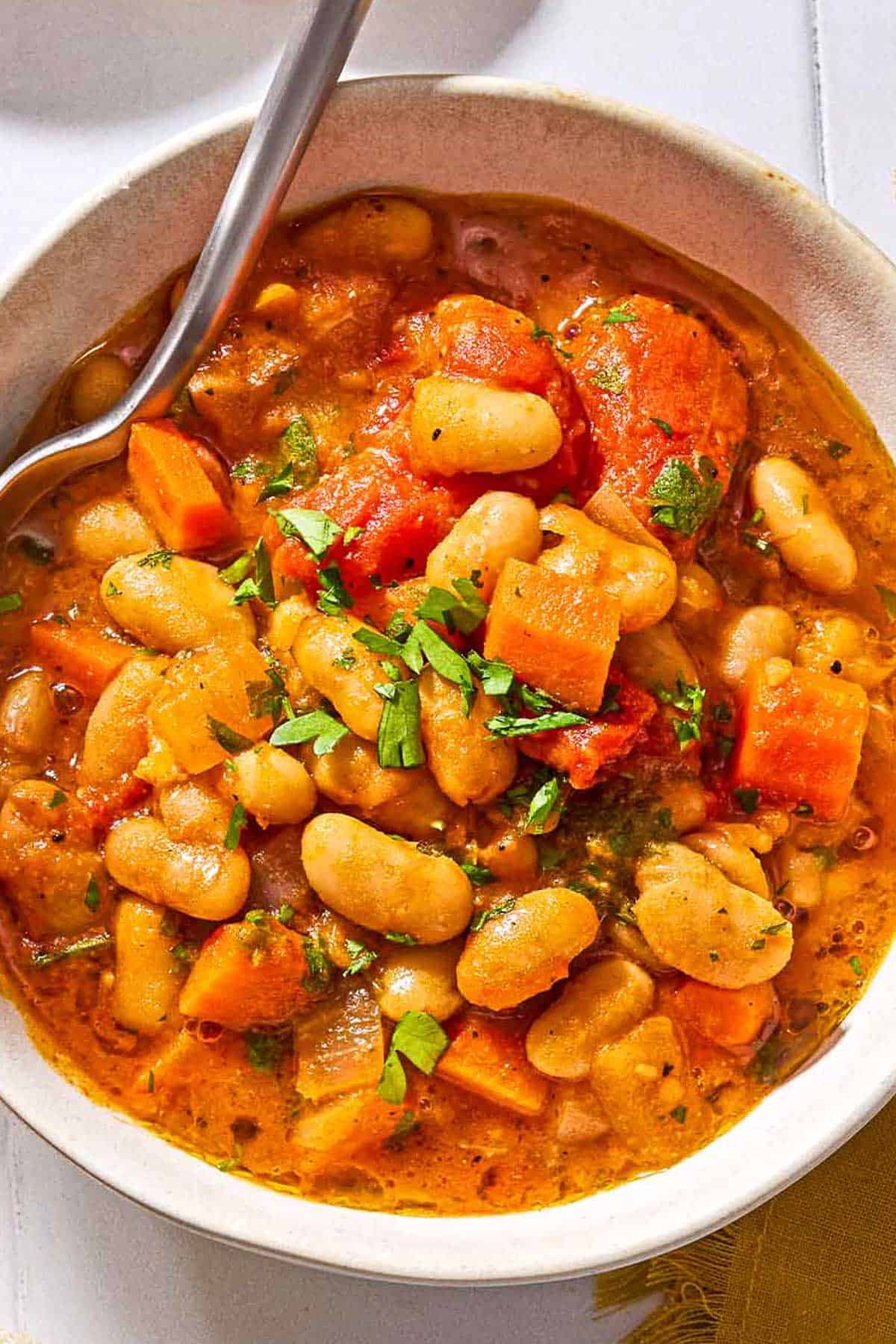 Mediterranean One-Pot Vegetable and White Bean Stew