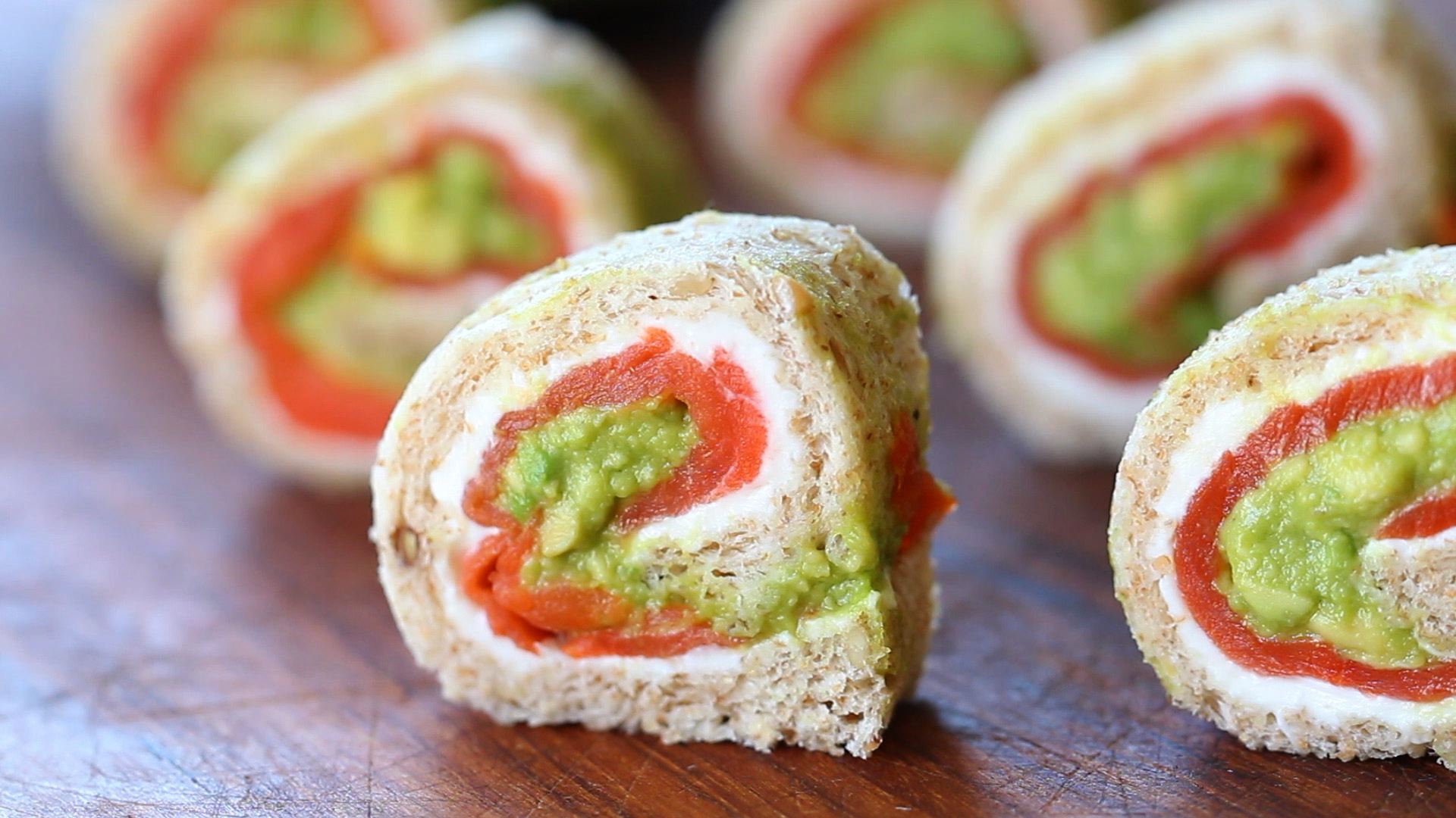 Speedy Avocado & Smoked Salmon Sushi Rolls