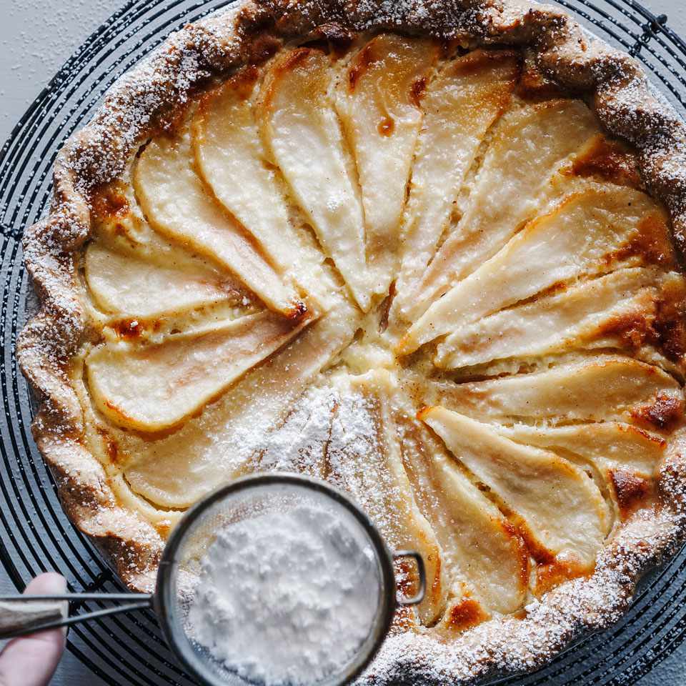 Frozen Snowy Pear Tart with Vanilla Custard