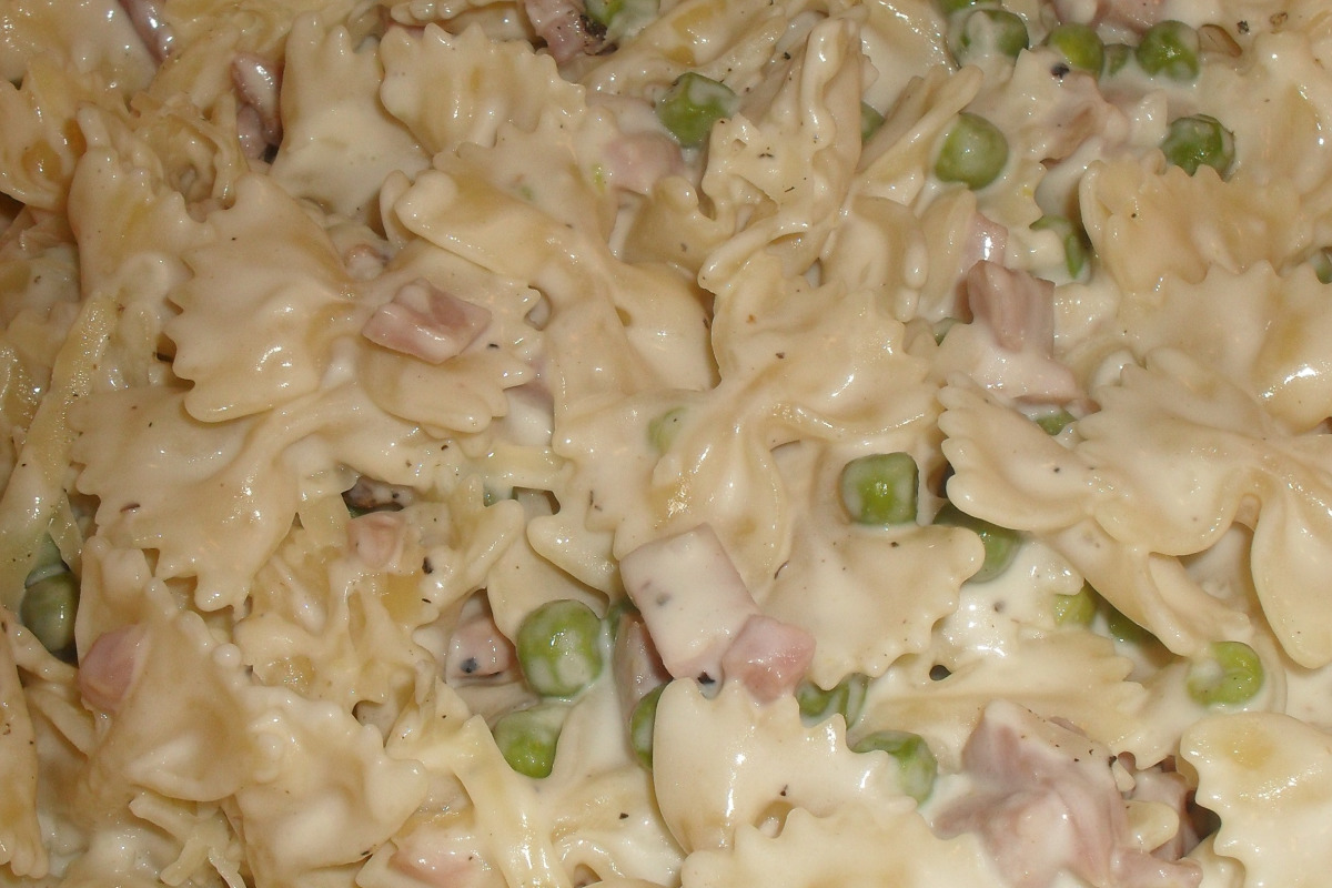 Chicken & Broccoli Alfredo Bow Ties