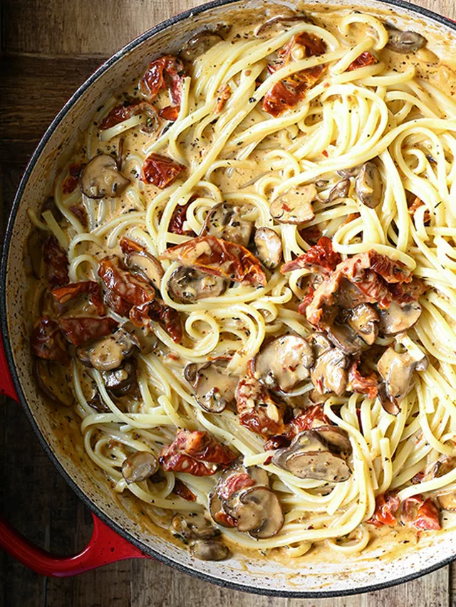 Creamy Sun-Dried Tomato Mushroom Pasta