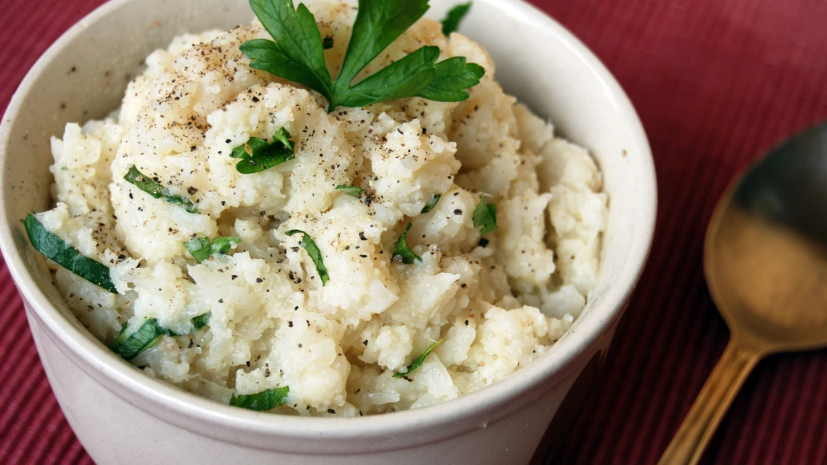 Cauliflower 'Mashed' Potatoes with Chives