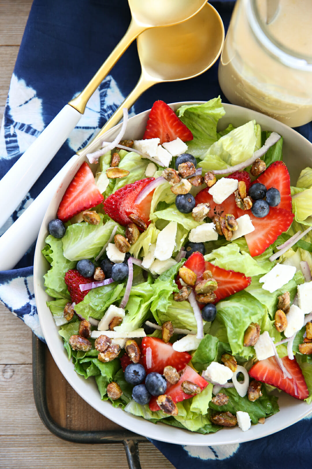 Retro Garden Fresh Salad with Honey-Lemon Vinaigrette