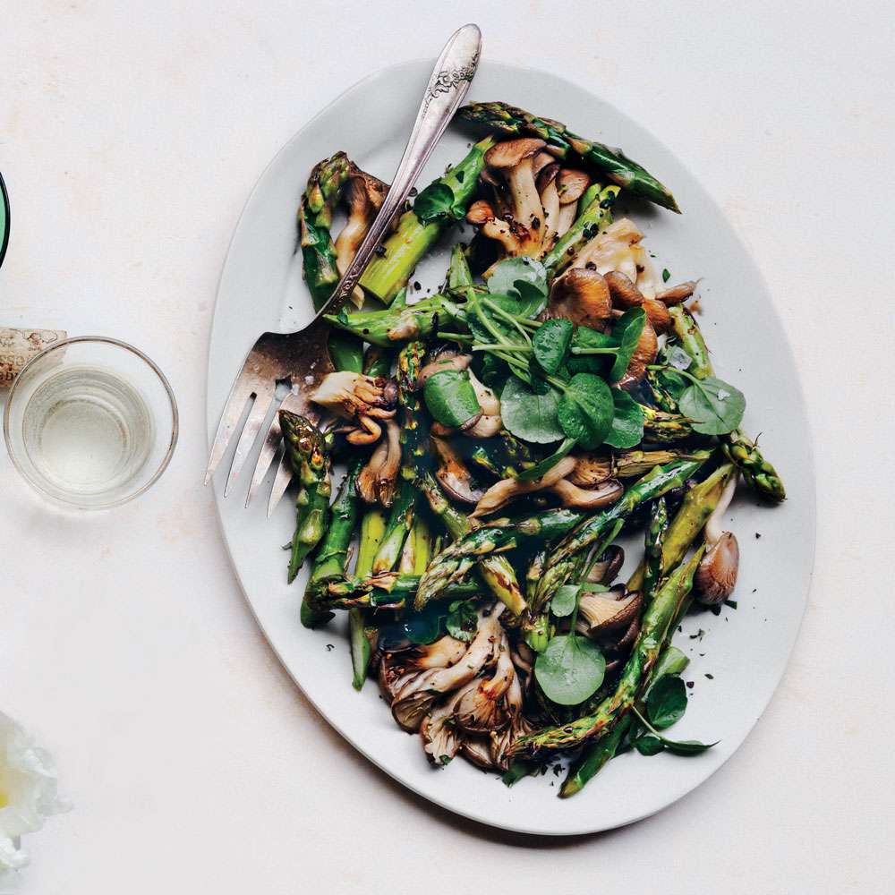 Herb-Infused Garlic Mushrooms with Lemon-Glazed Asparagus