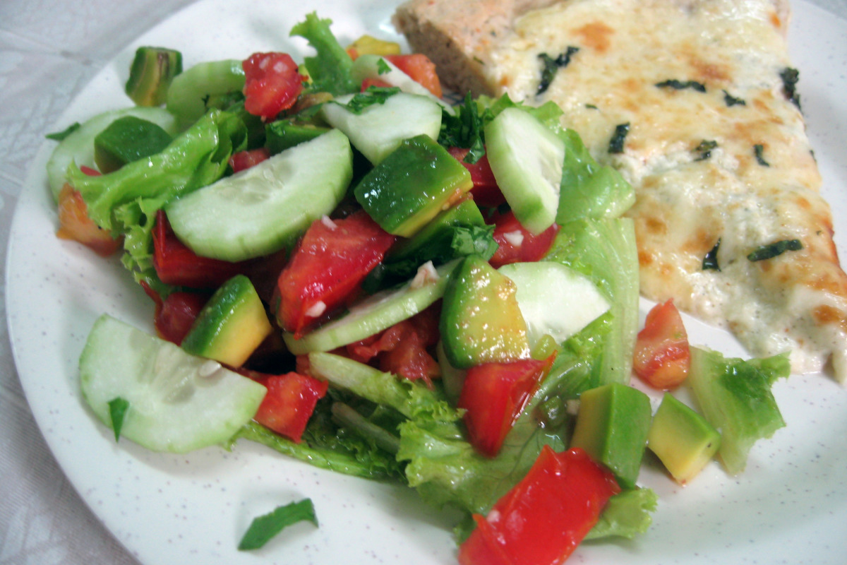 Skin-Friendly Avocado-Lime Salad