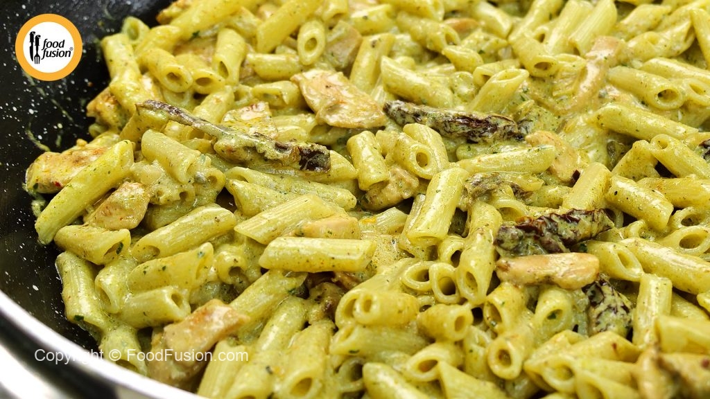Sun-Dried Tomato & Pesto Pasta with Cherry Tomatoes