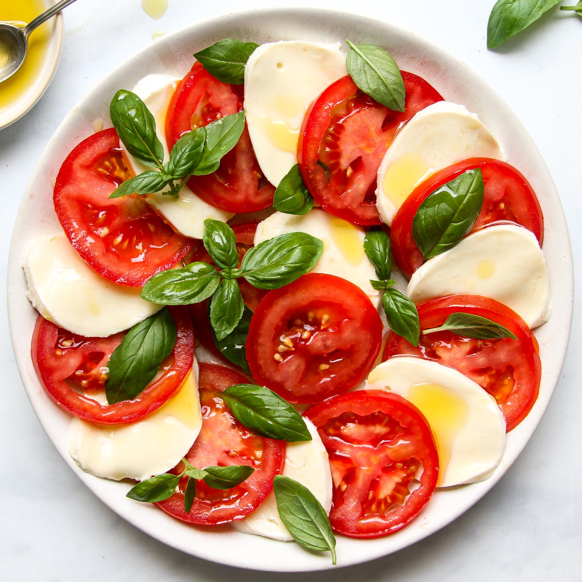 Fresh Tomato & Mozzarella Caprese Salad