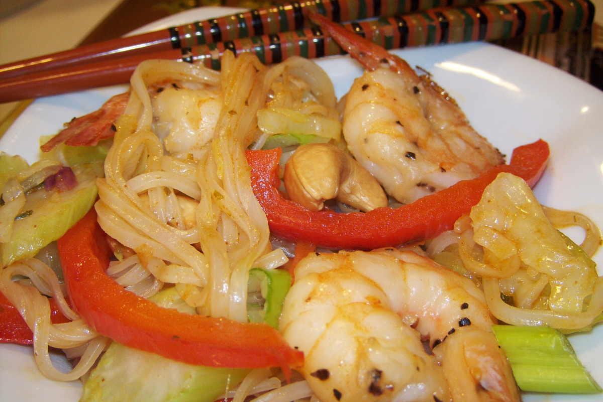 Perfect Authentic Pad Thai with Shrimp and Tofu
