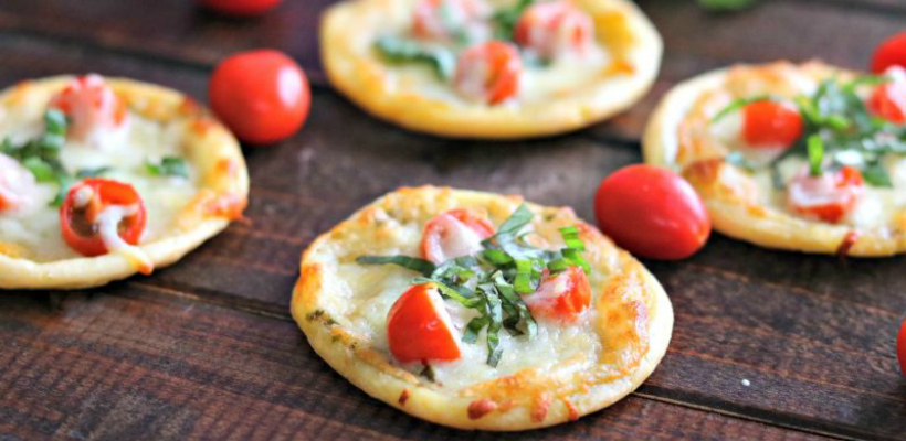 Ring Pizza Bites with Tomato Basil Sauce