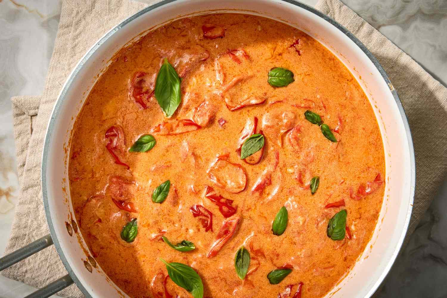 Leak-Proof Tomato Basil Sauce