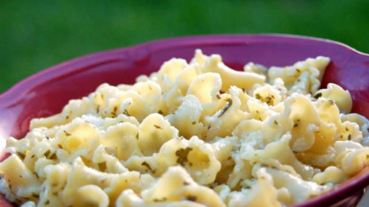 Garden Herb Pasta with Garlic and Olive Oil